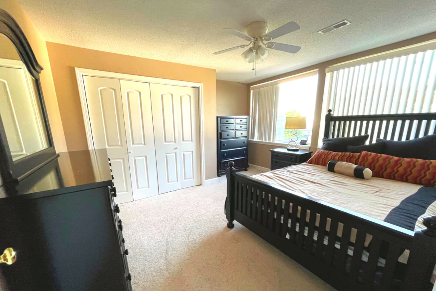 Bedroom 1: spacious bedroom with a queen size bed and big closet!