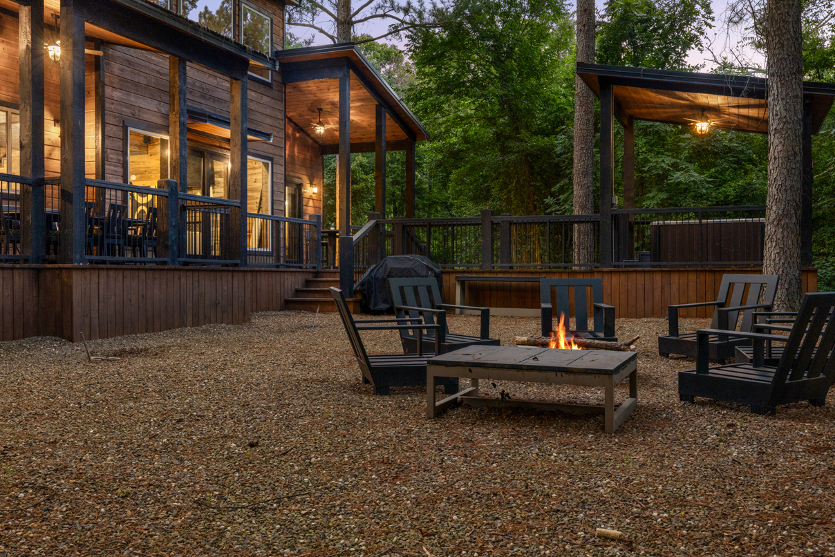 Gather around the fire pit for stories, s’mores, and stargazing.