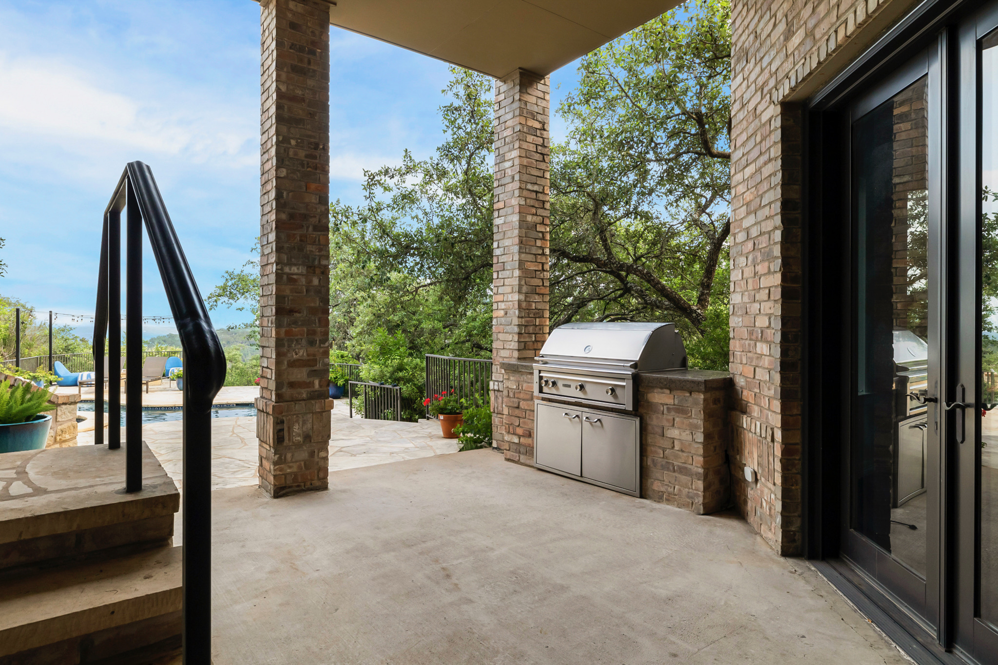 Gas Grill Available for Guest Use.