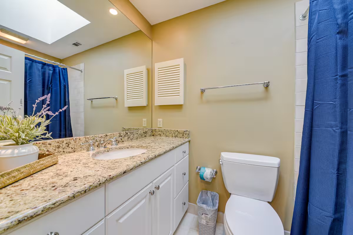 2nd King Bathroom with shower tub combo