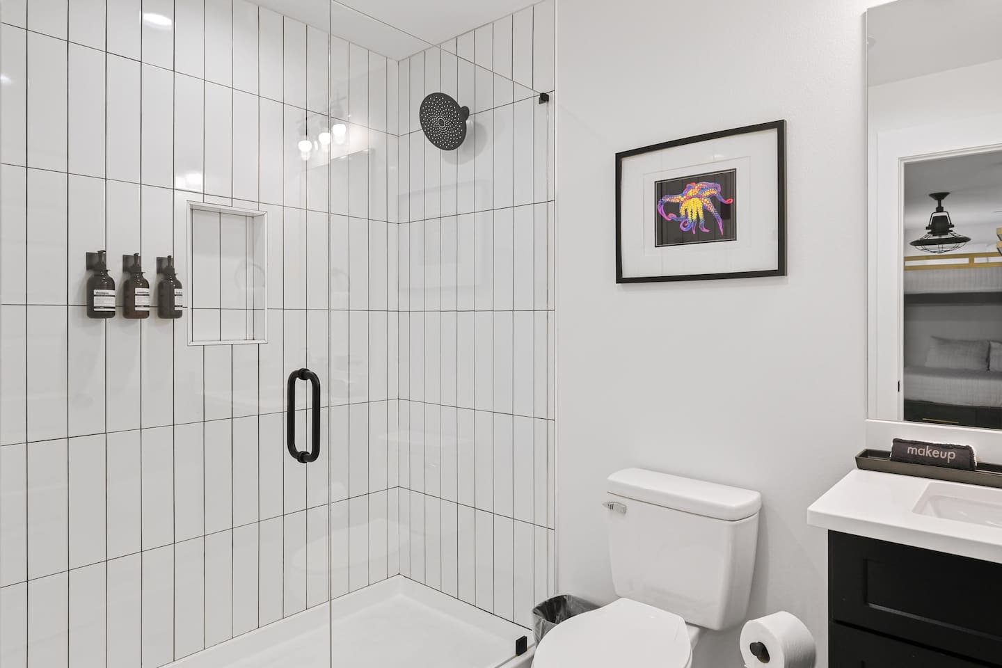 Queen Bunk Room: Bedroom 8: Private Bathroom (third floor)