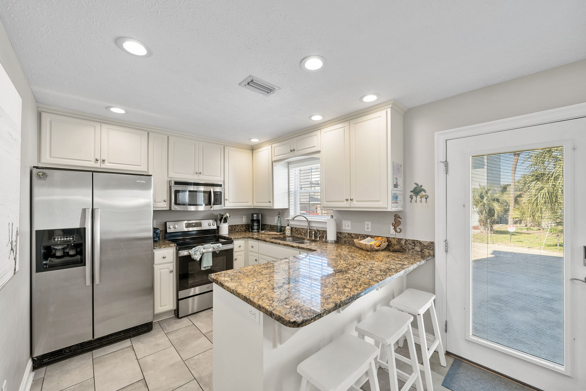 Fully stocked kitchen so you never have to leave the house for meals!