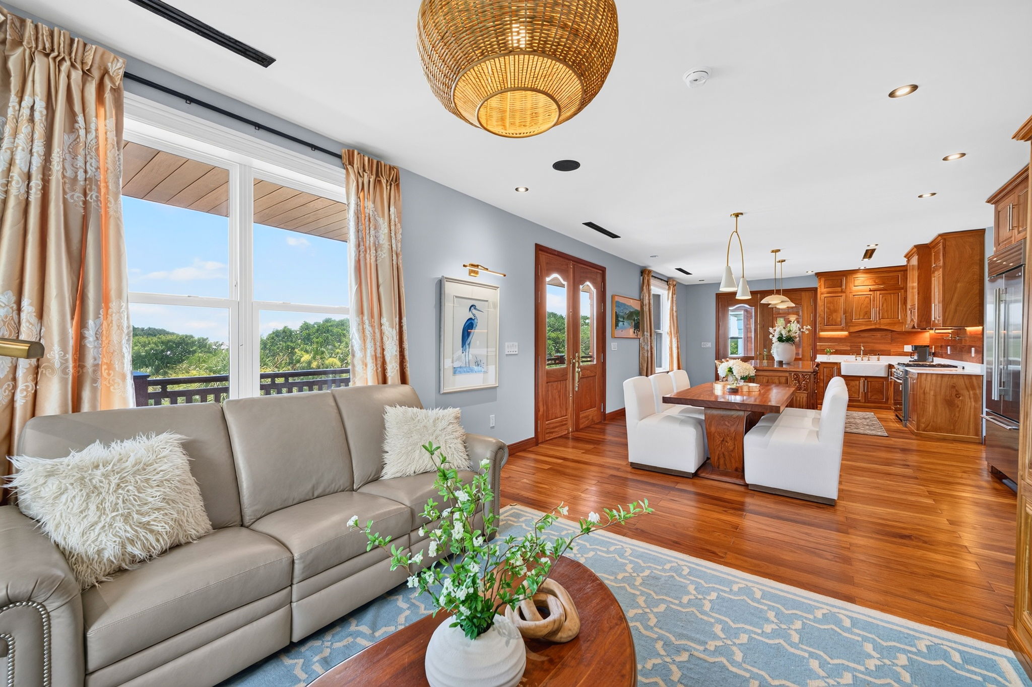 3rd Floor Living Room | Rosewood Retreat | 2605 Palm Blvd, Isle of Palms, SC | IOP Escapes