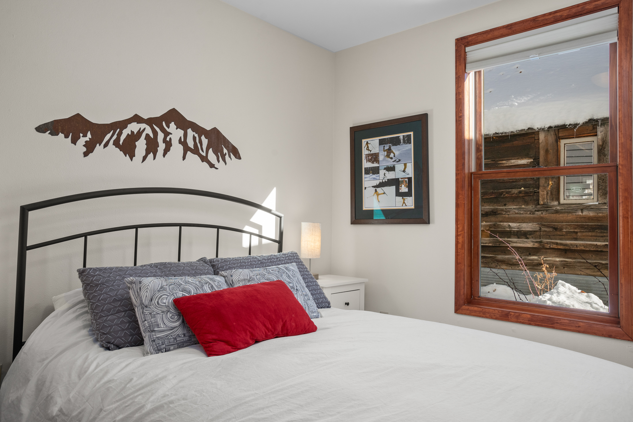 Ground Level - Bedroom 2 - Queen Bed