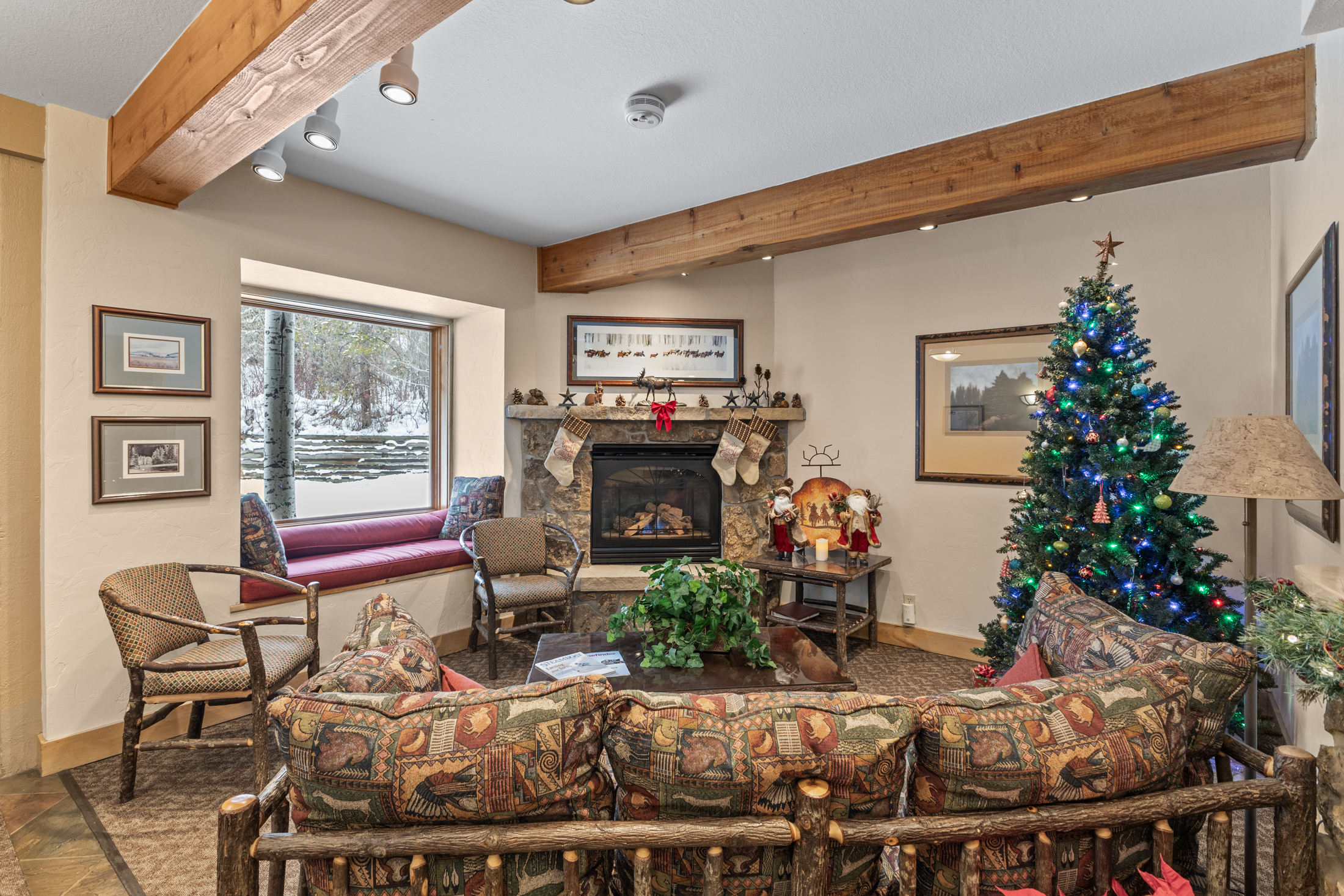 Communal Area by Front Desk