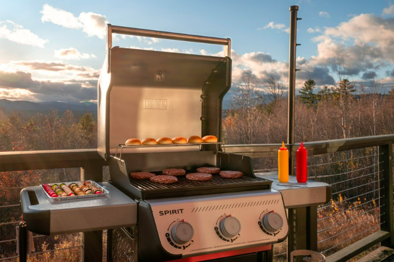 Outdoor grill ready for your favorite BBQ dishes.