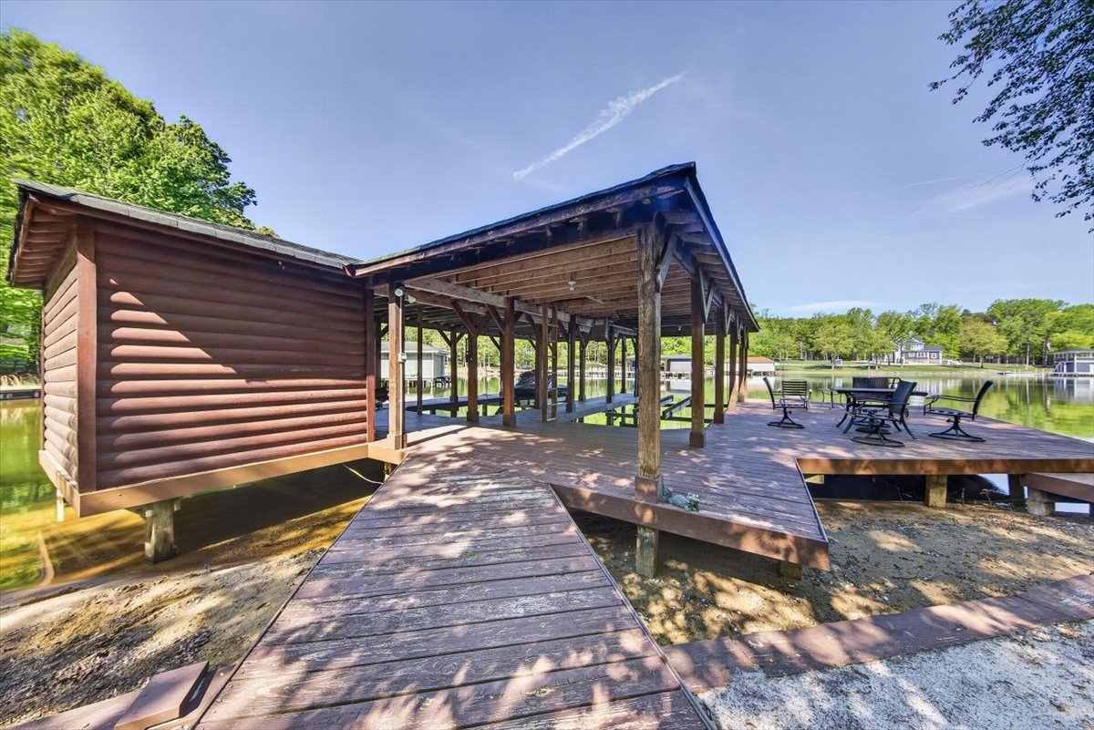 Perfect setup for boating, fishing, and relaxing.
