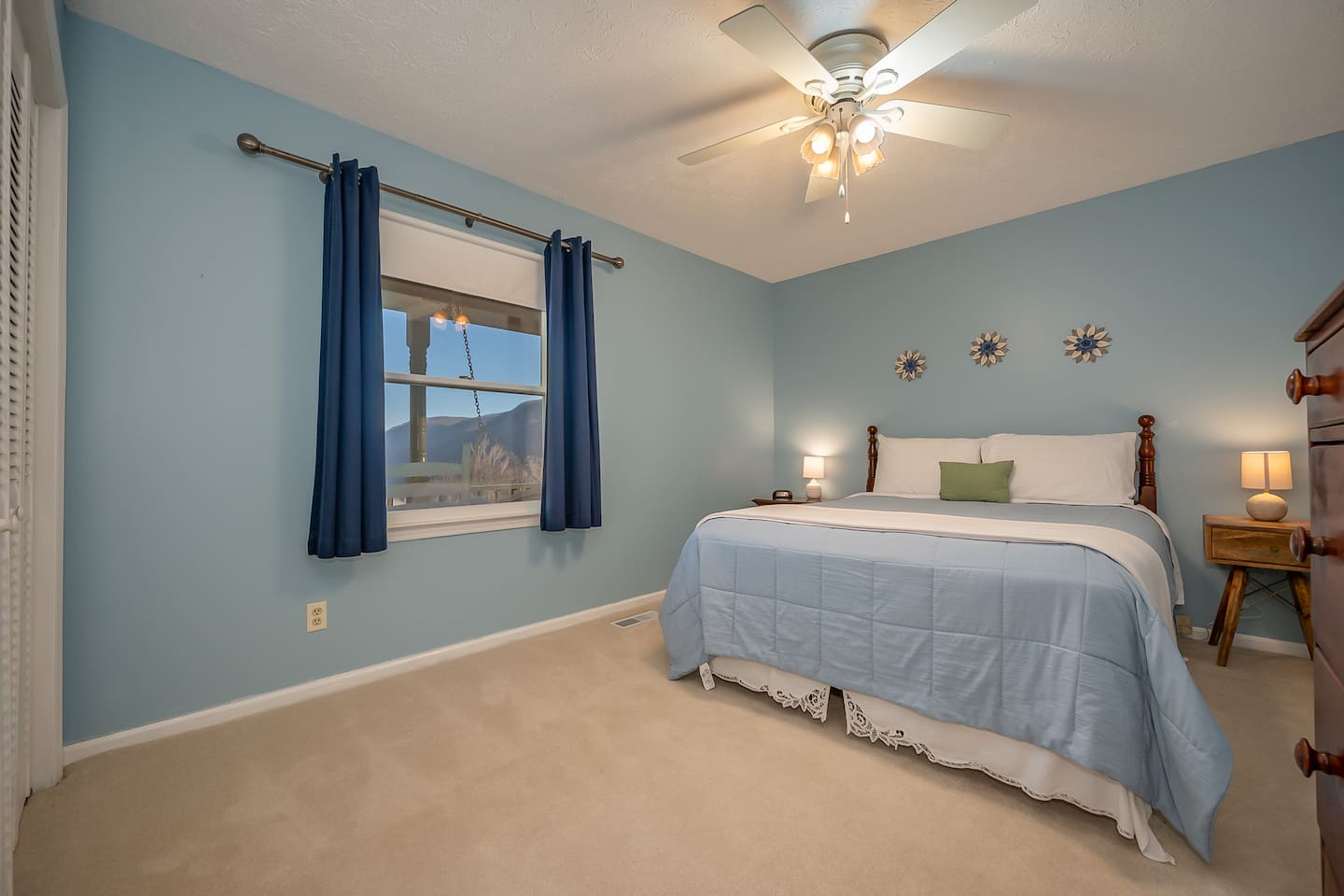Bedroom #2 with queen bed