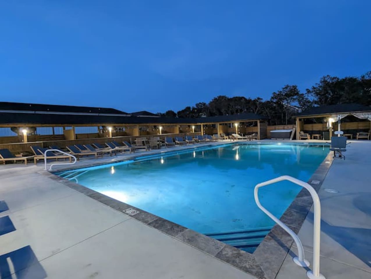 Pool | Night view