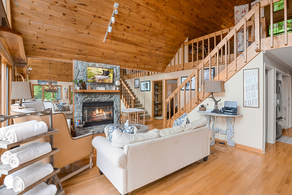 Spacious Living Room with Amazing Mountain Views