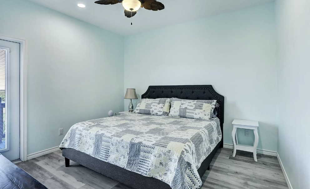 dd9d446e31f245e492be7e56658b8a11 | Beachhouse | Texas | TX | Vacation Homes | Galveston | Crystal Beach | Kokomo | Breezy Days | Beachfront Elegance | Sunrise Serenity | Southern Sands Property Management, LLC