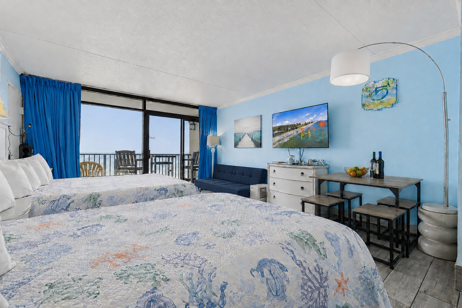 Open your eyes to the ocean with the balcony three steps away. ⭐