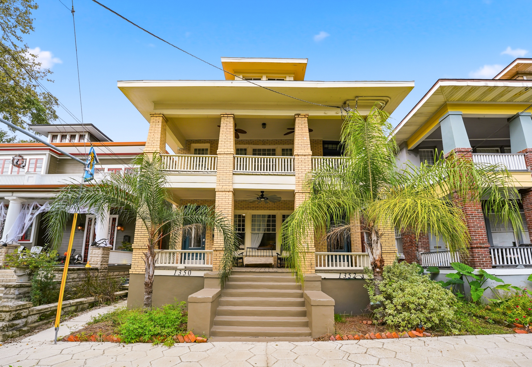 Bright 3BR near Main St w/ Balcony 5