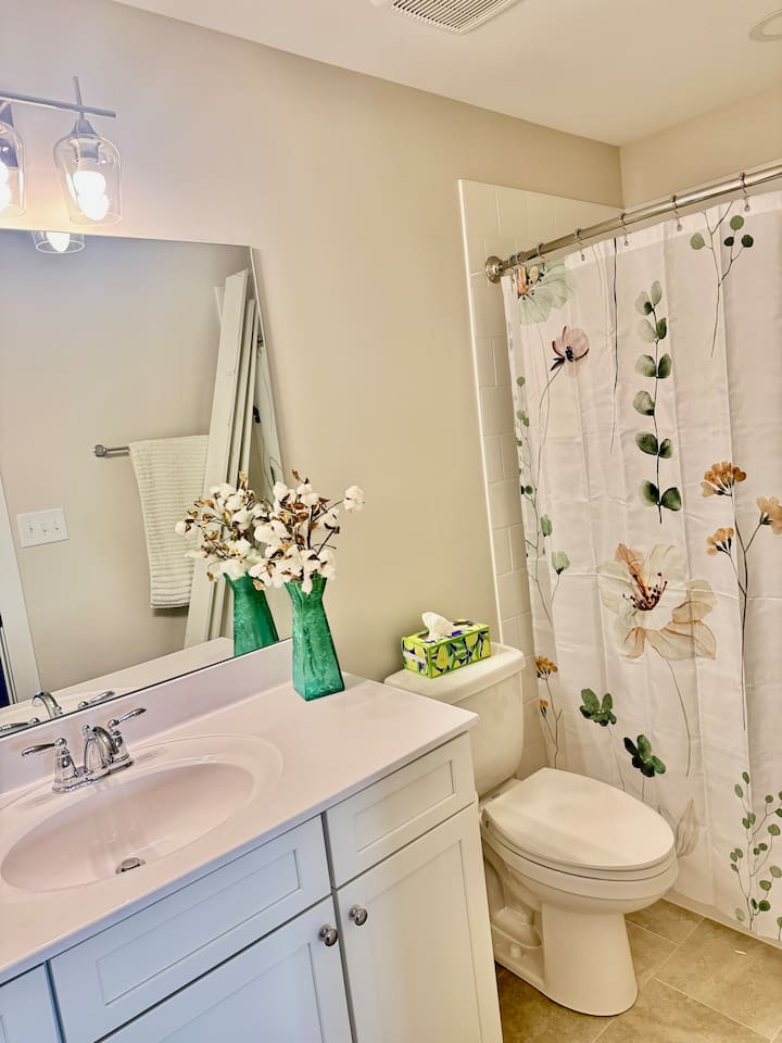 All six king bedrooms have their own full bath and all bathrooms are so tastefully color coordinated with the bedrooms. 