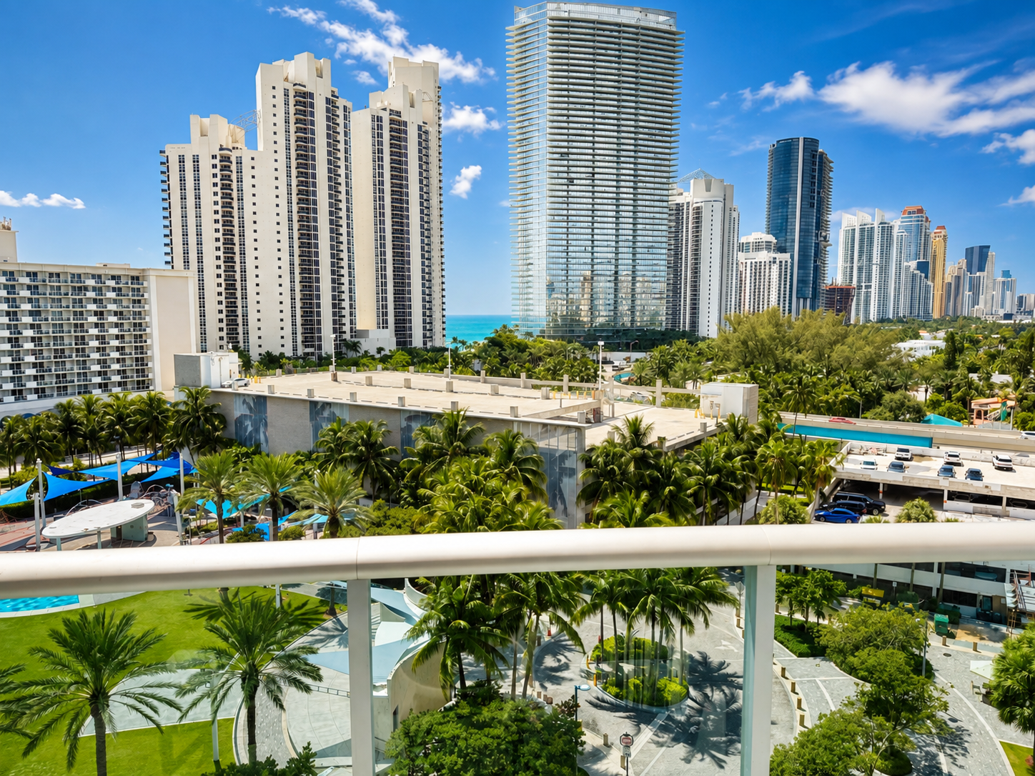 Balcony view to Heritage Park and beautiful Sunny isles beach