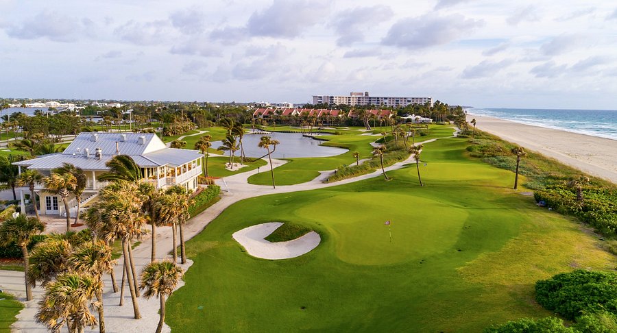 Minutes away, the Palm Beach Par 3 — named Golf Digest's best par 3 in the country. Play a round, then head upstairs to Al Fresco for ocean views, thin-crust pizza, and a well-earned drink.
