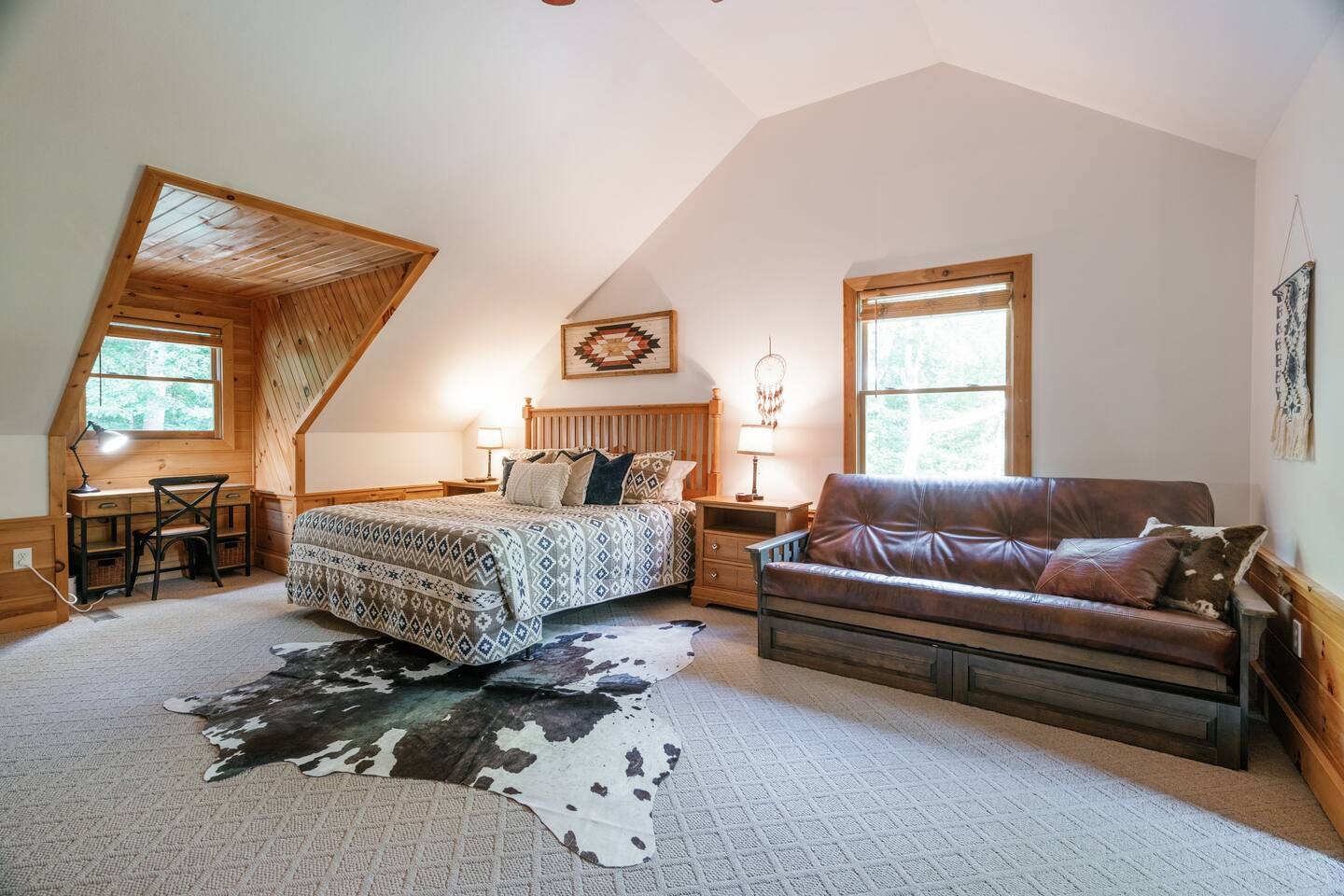 Large spacious bedroom that can sleep up to 4 comfortably.