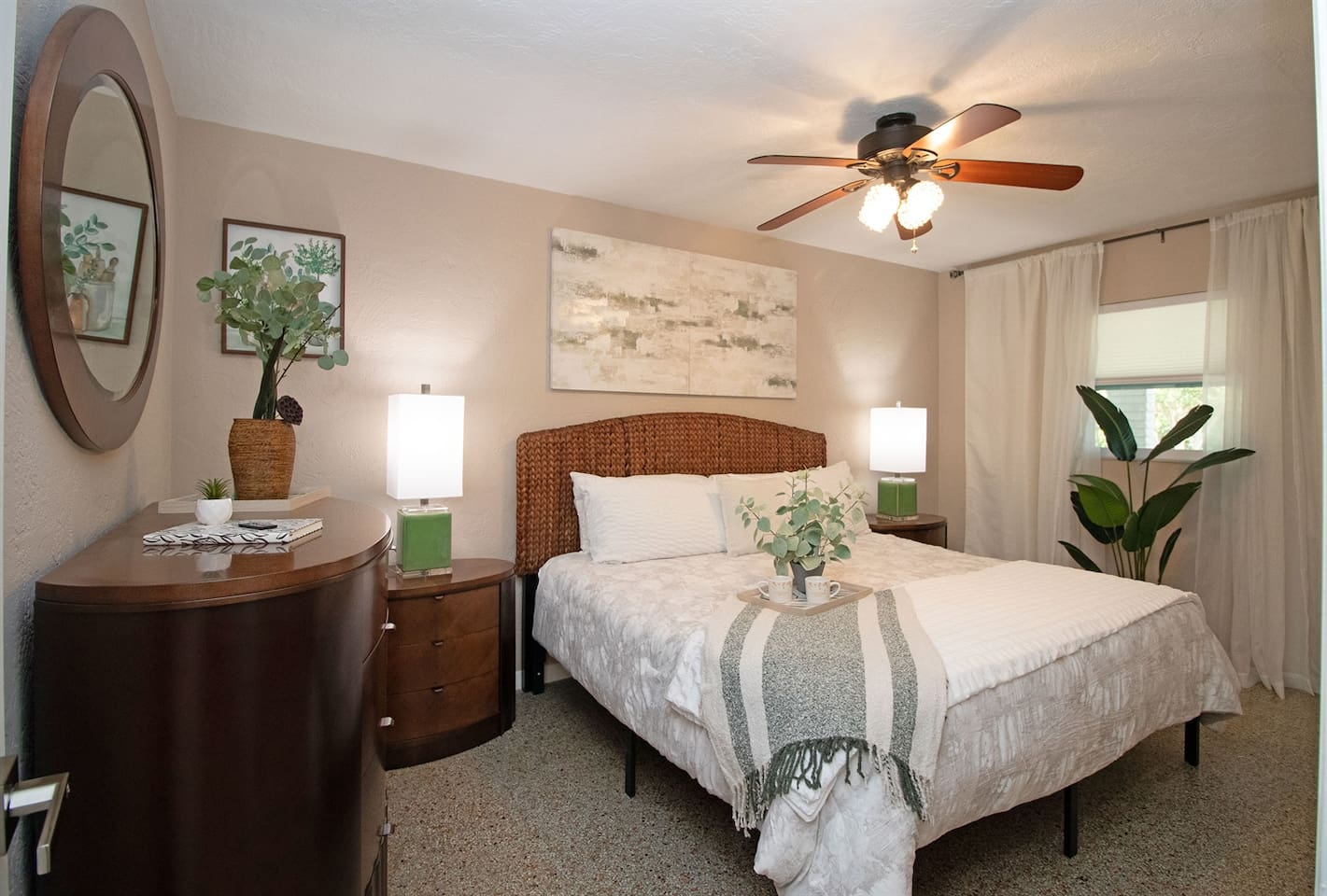 Main Bedroom sleeps 2
