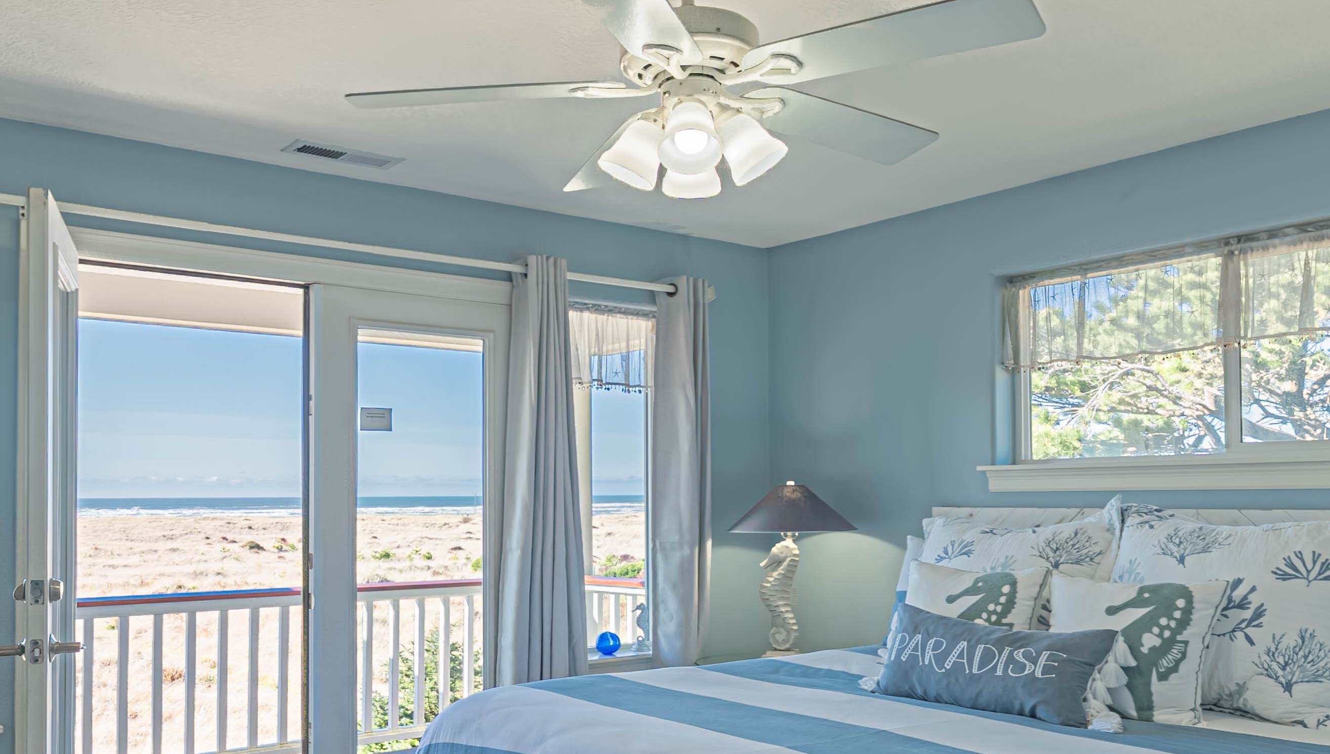 Absolute Paradise with amazing ocean views off 3rd floor deck!