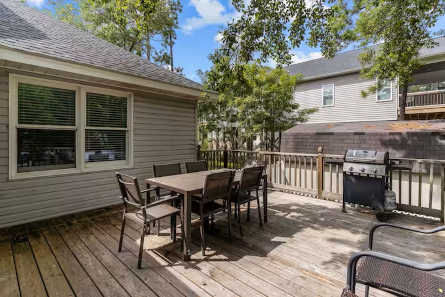 Pet Friendly, Close to Everything, Walk to the Beach