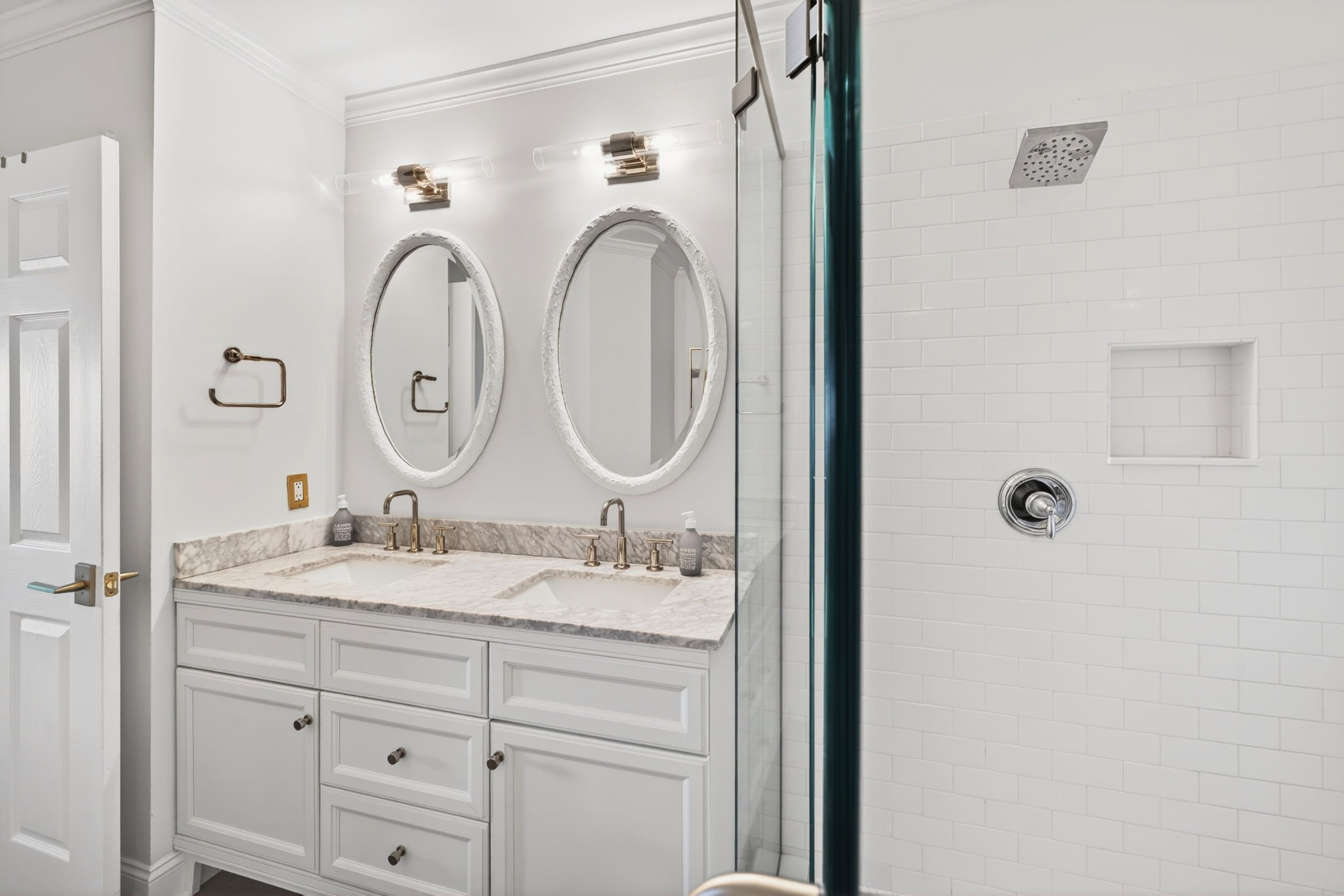 Primary Ensuite Bath | 1006 Ocean Blvd, Isle of Palms, SC | 102 Dunescape | IOP Escapes