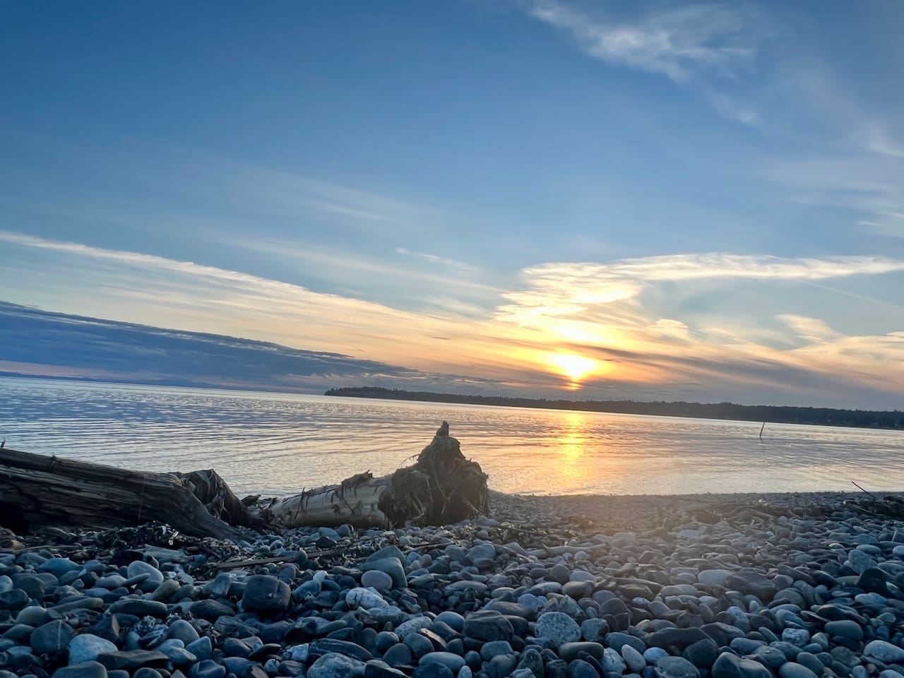 A gorgeous sunset on the tide flats!  
Walk out to the bay, have  a relaxing drink on the waters edge, and take in the beautiful views!