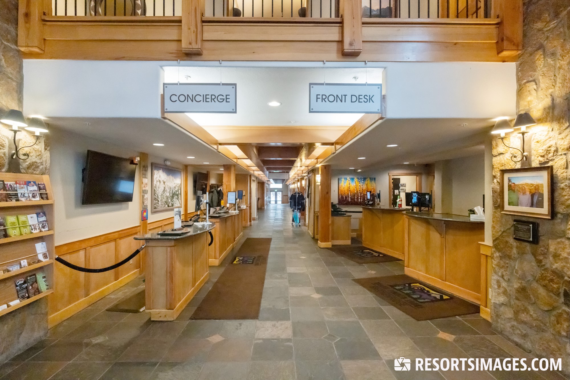 Check-in Desk & Concierge