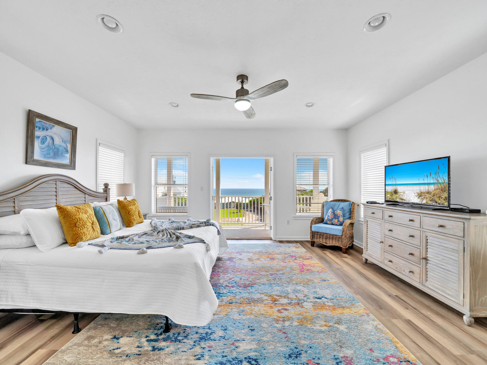 Beach of Mind is.....A spacious top floor master suite with breathtaking gulf views
