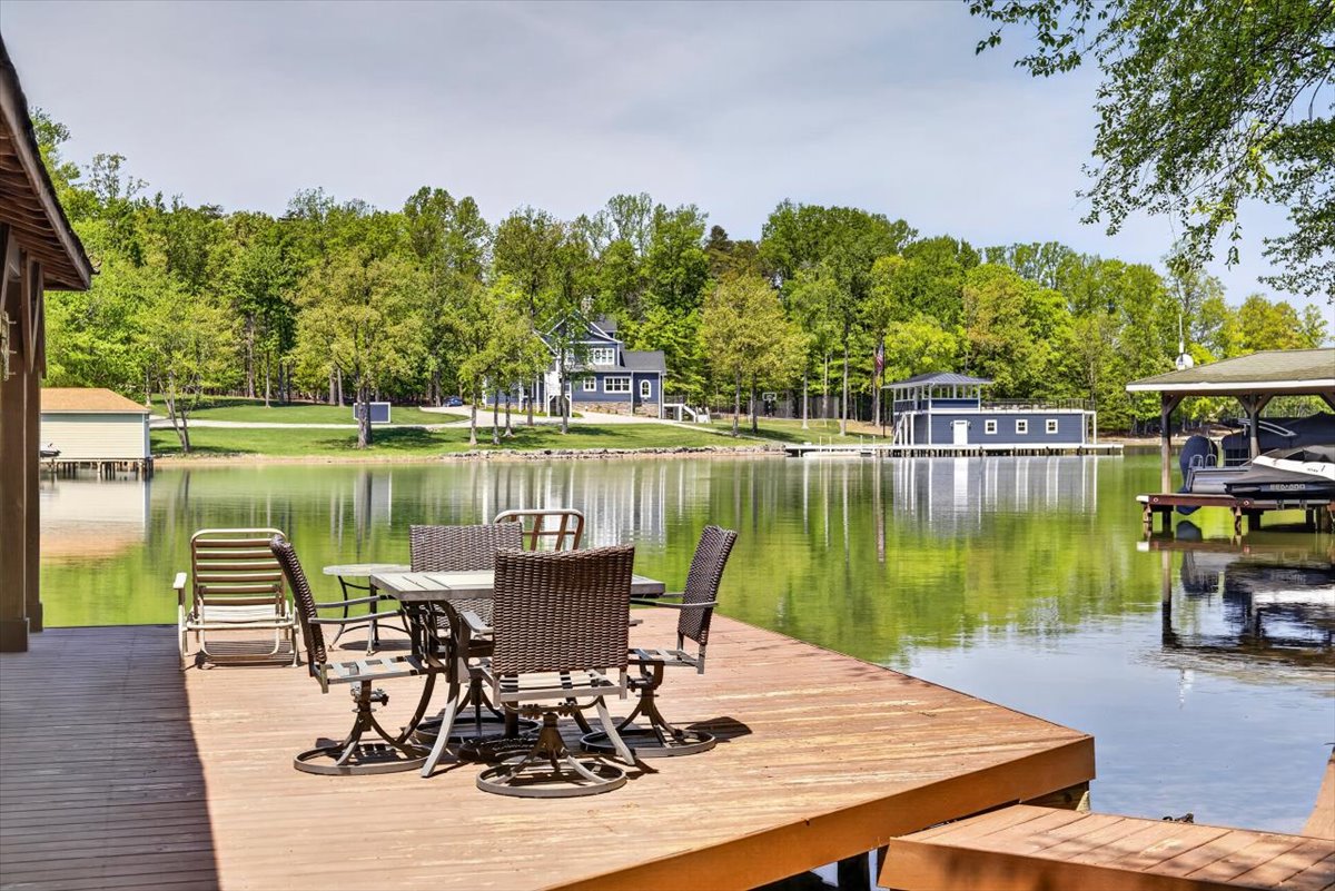 Dockside living at its best.