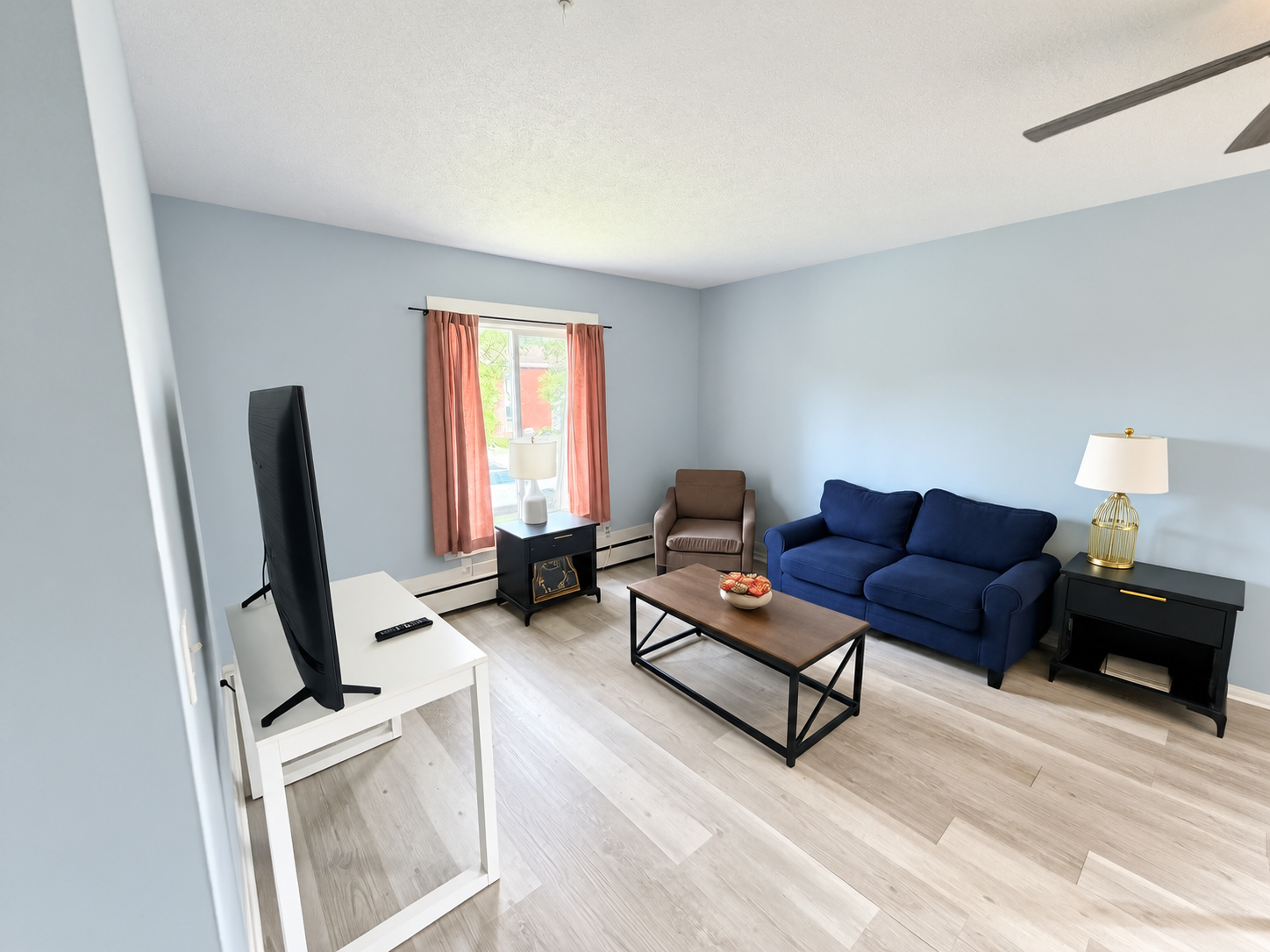 Living room with 50" tv