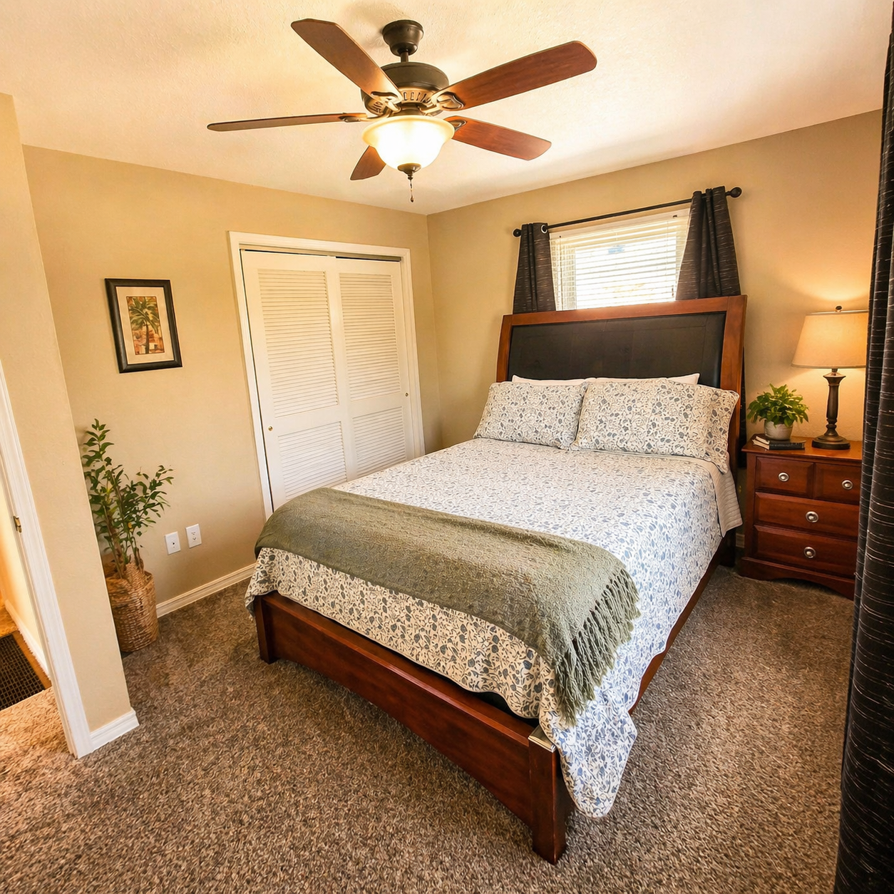 Buccaneer Bay 28 Bedroom 2-2