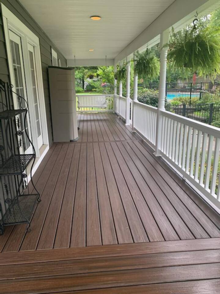 Side of wrap around porch