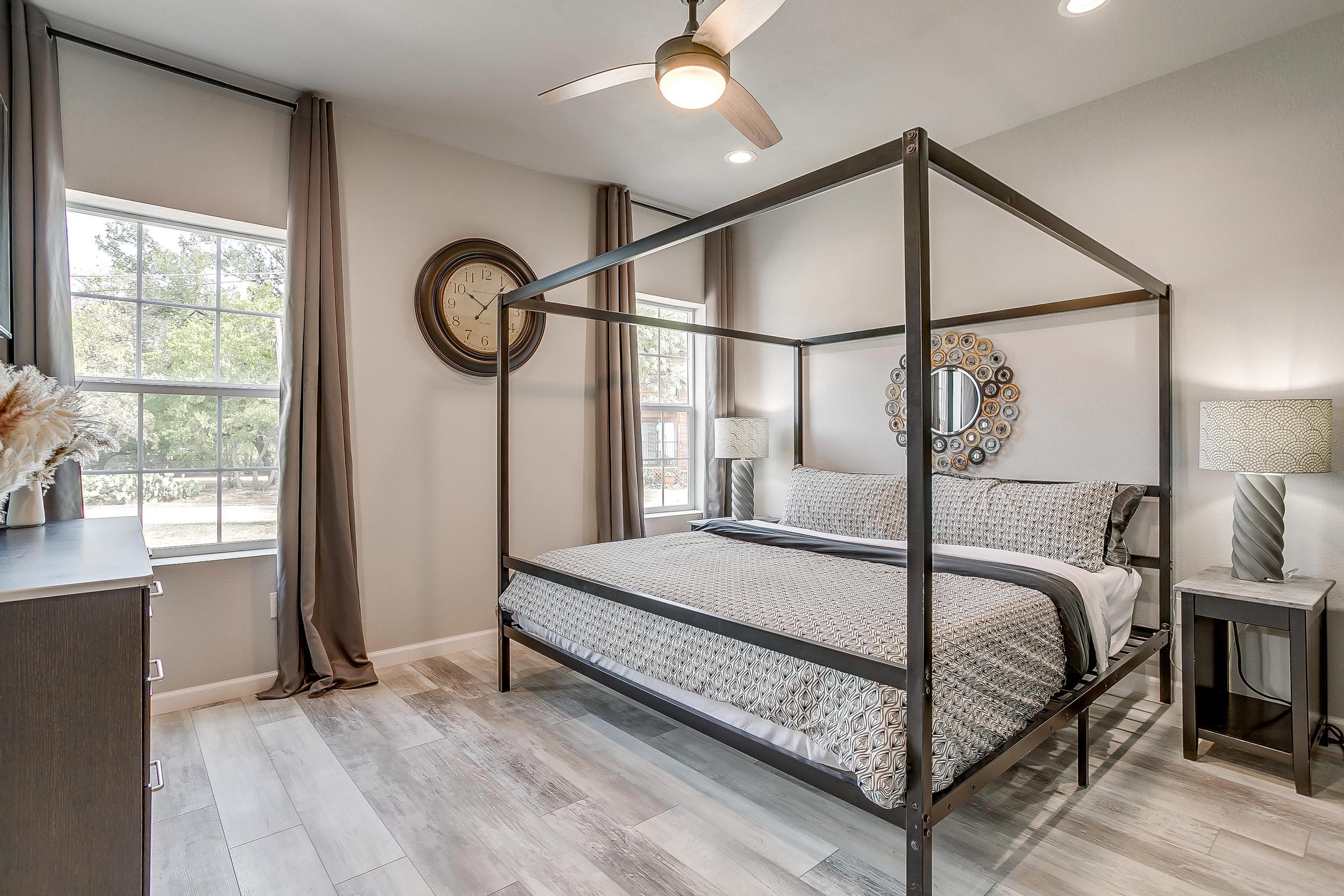 Master Bedroom (king)