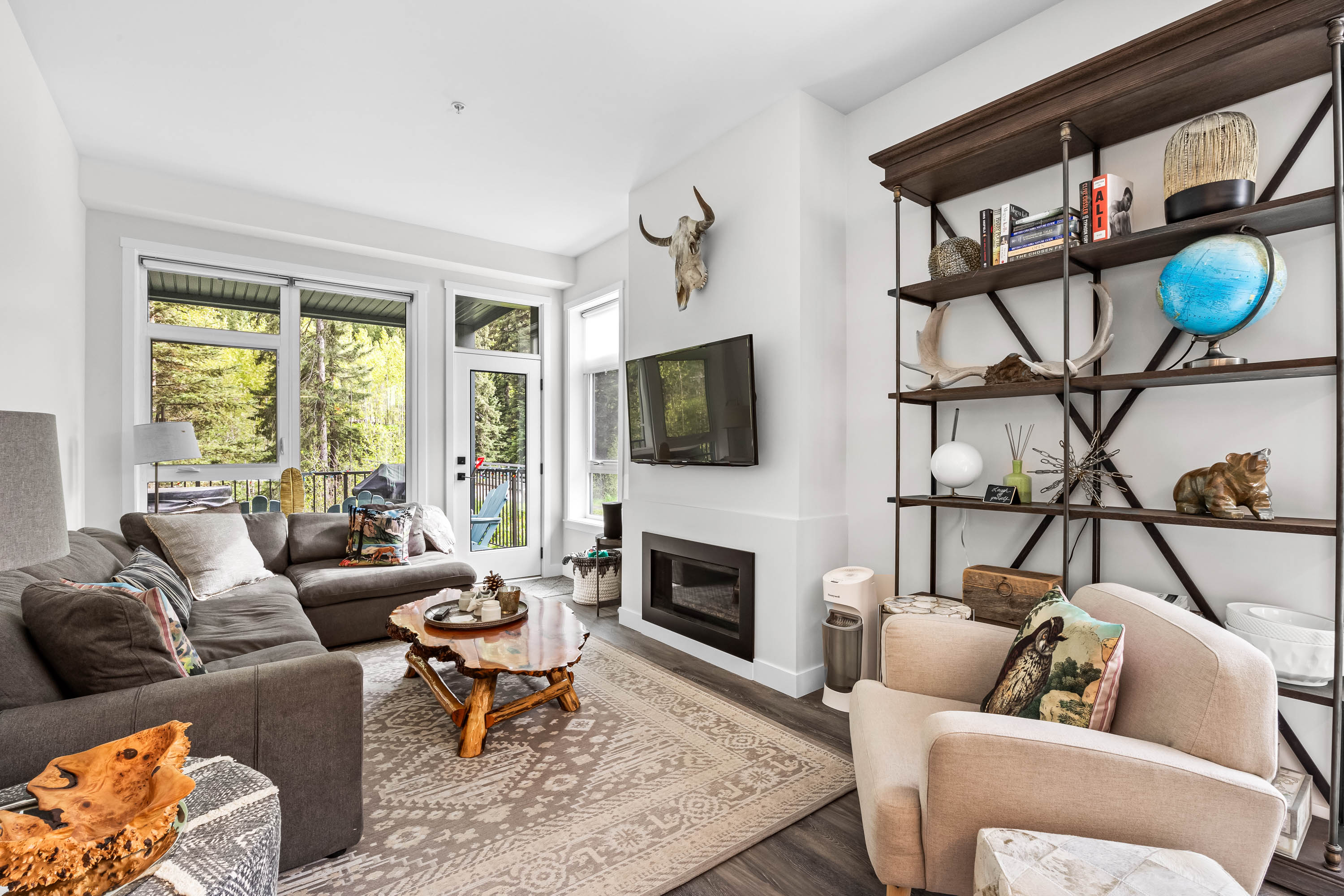 Beautiful & Modern Condo, Ski-In Ski-Out 4