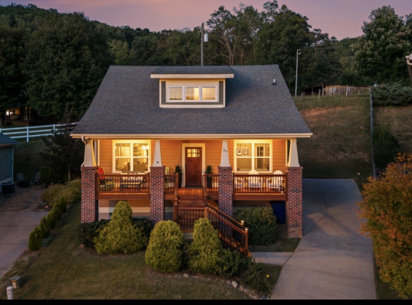 Beautiful large front porch to take in the mountain sunrises and sunsets