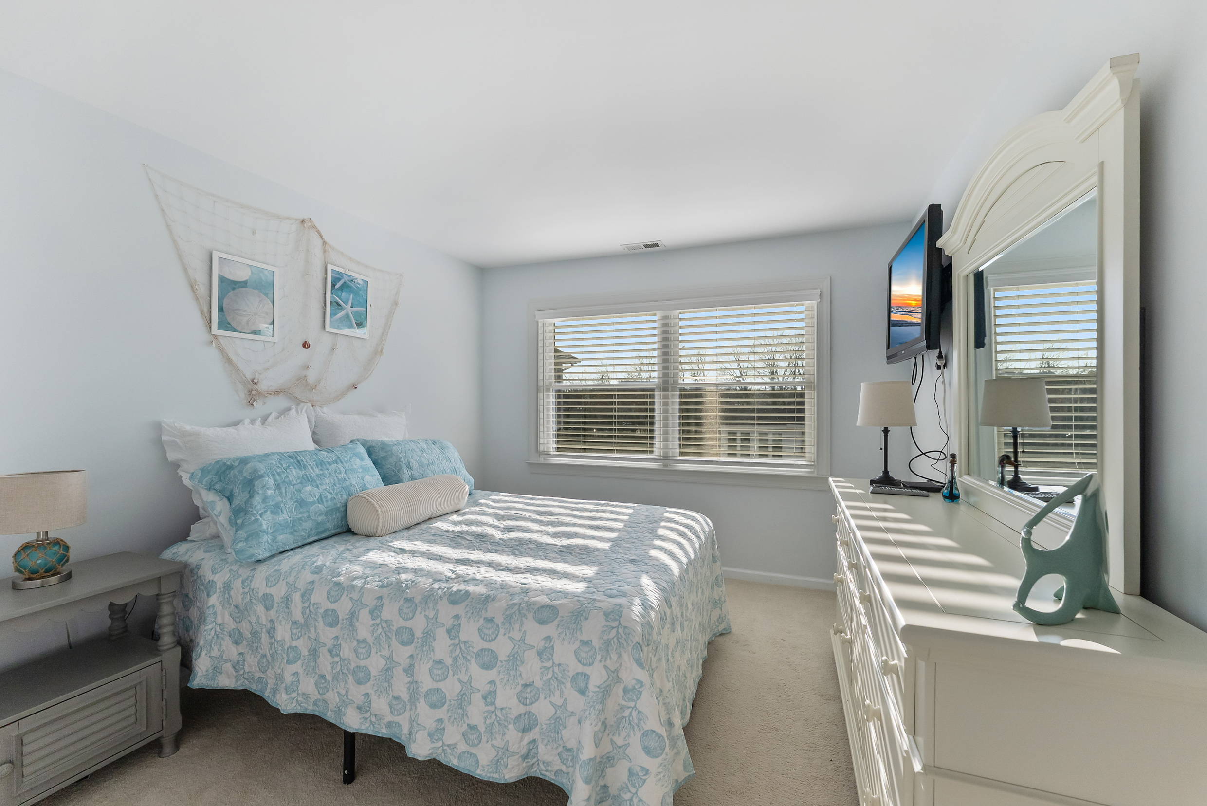 2nd Bedroom with Queen Bed and TV