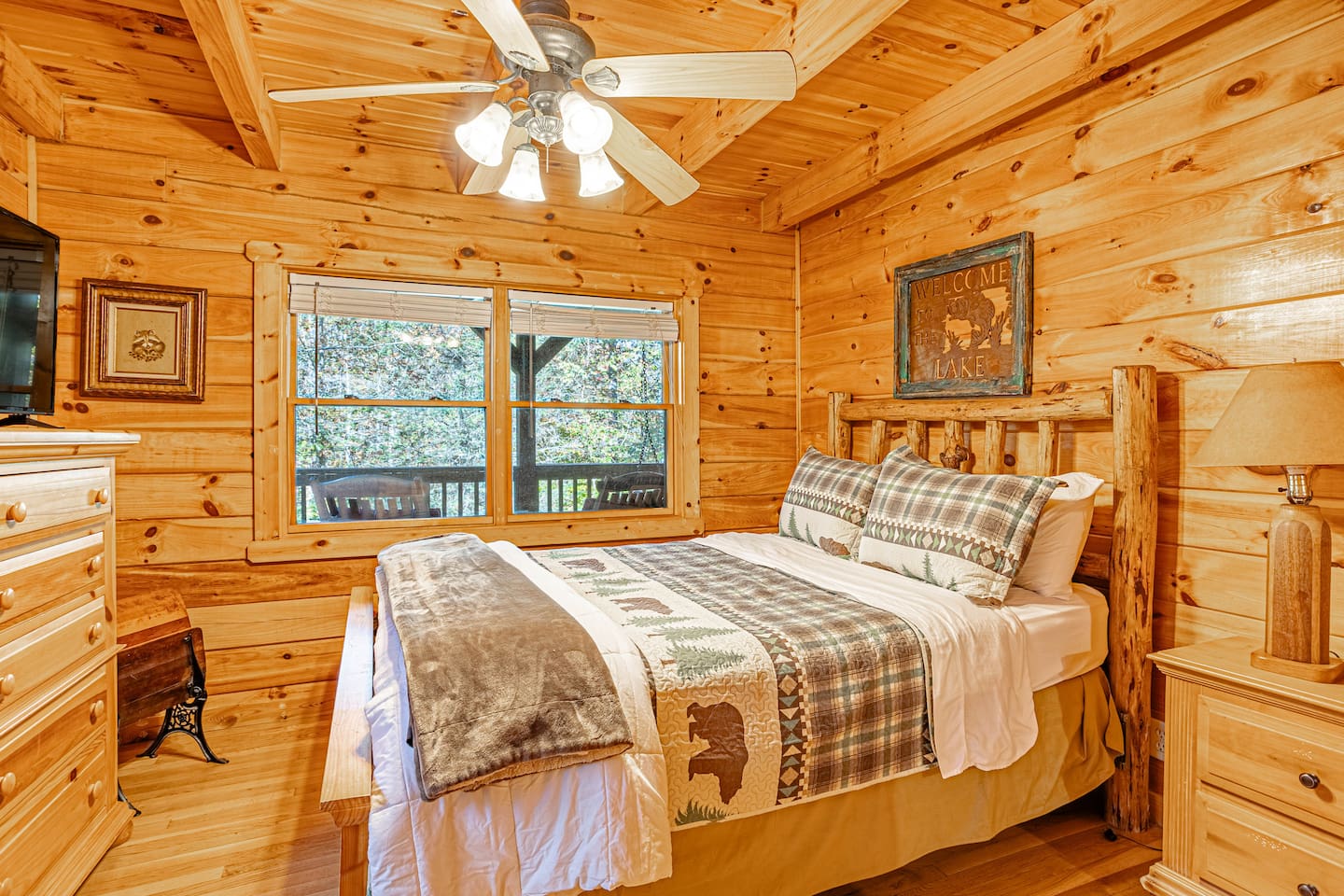 Main floor - Master bedroom 1