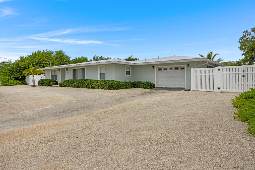 Tons of Parking for Vehicles & Trailers