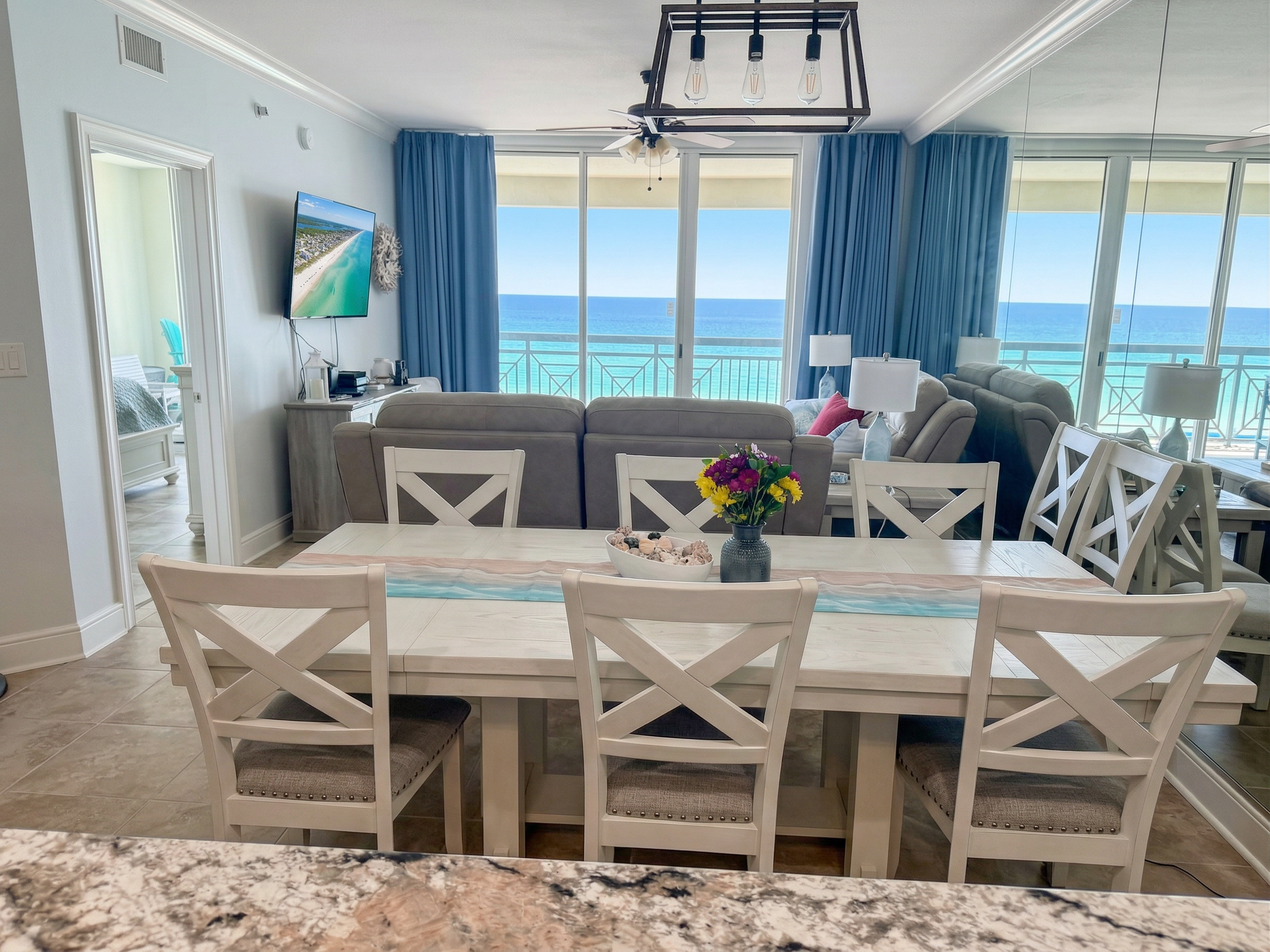 Plenty of room for everyone to sit together — because the best vacation memories start around the table.