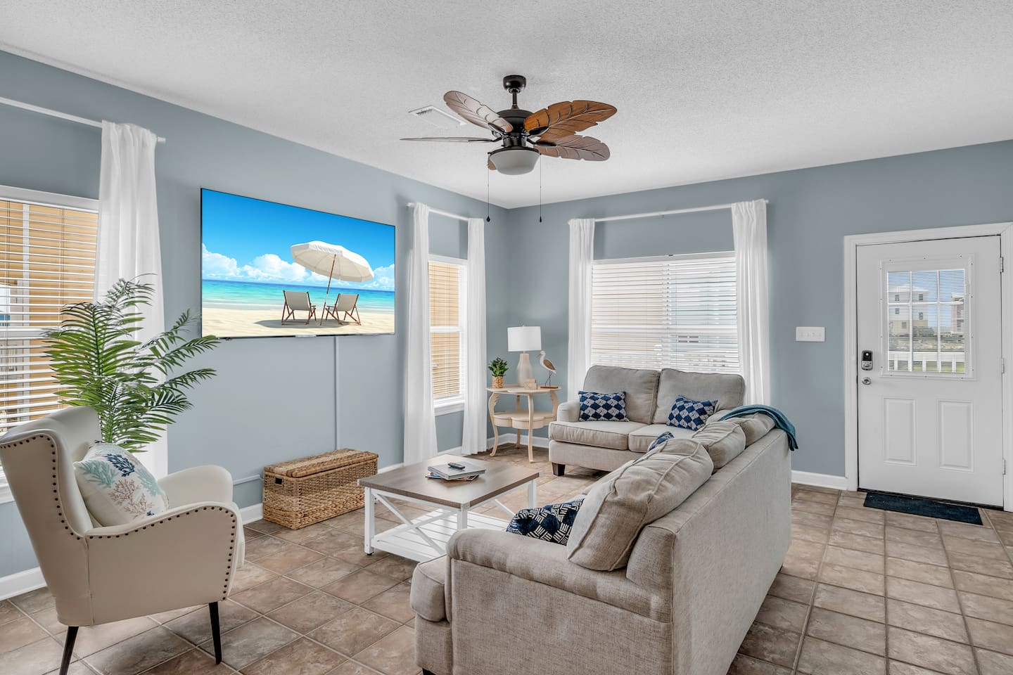 East living room, queen sleeper sofa, 4k tv