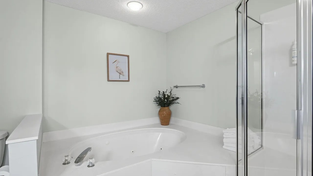 Soaker Tub in Primary En-Suite