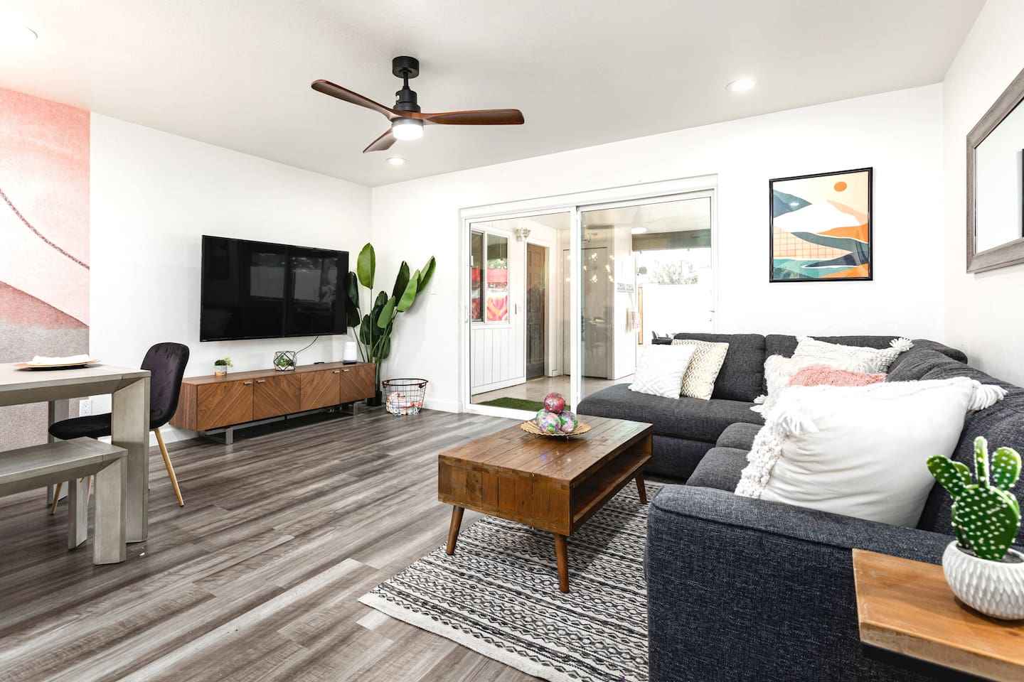 Thoughtfully designed with warm wood finishes, natural textures, and chic desert-inspired details — your Scottsdale escape starts here.

