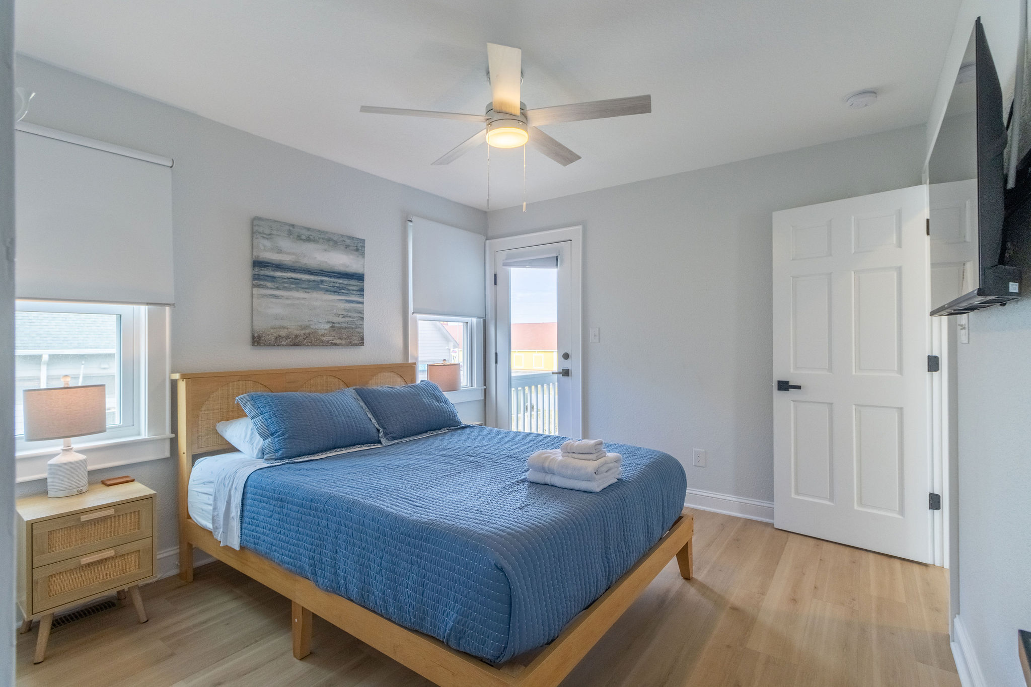 Queen Bedroom with 43" ROKU tv