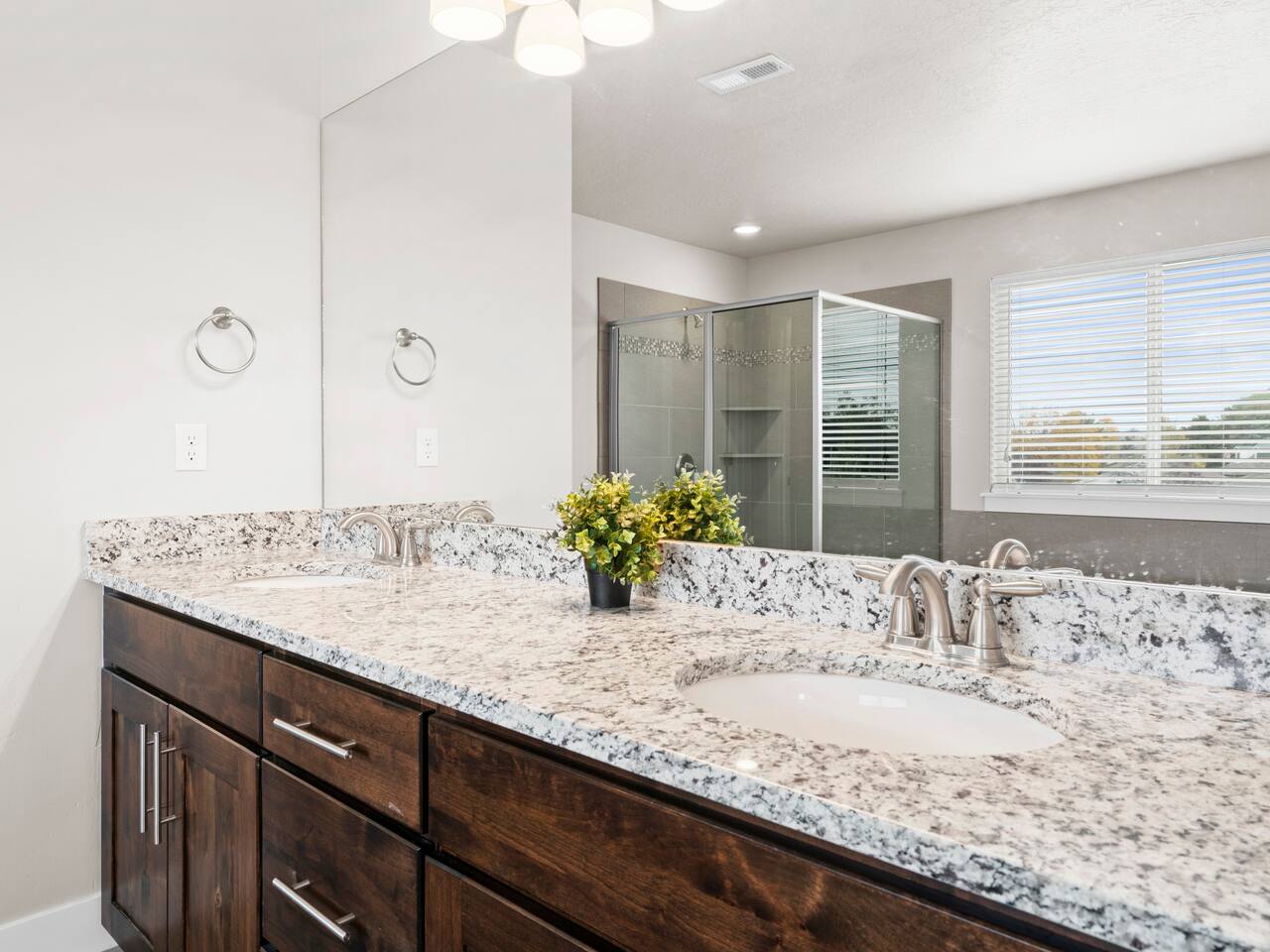 Master Bathroom - Upstairs