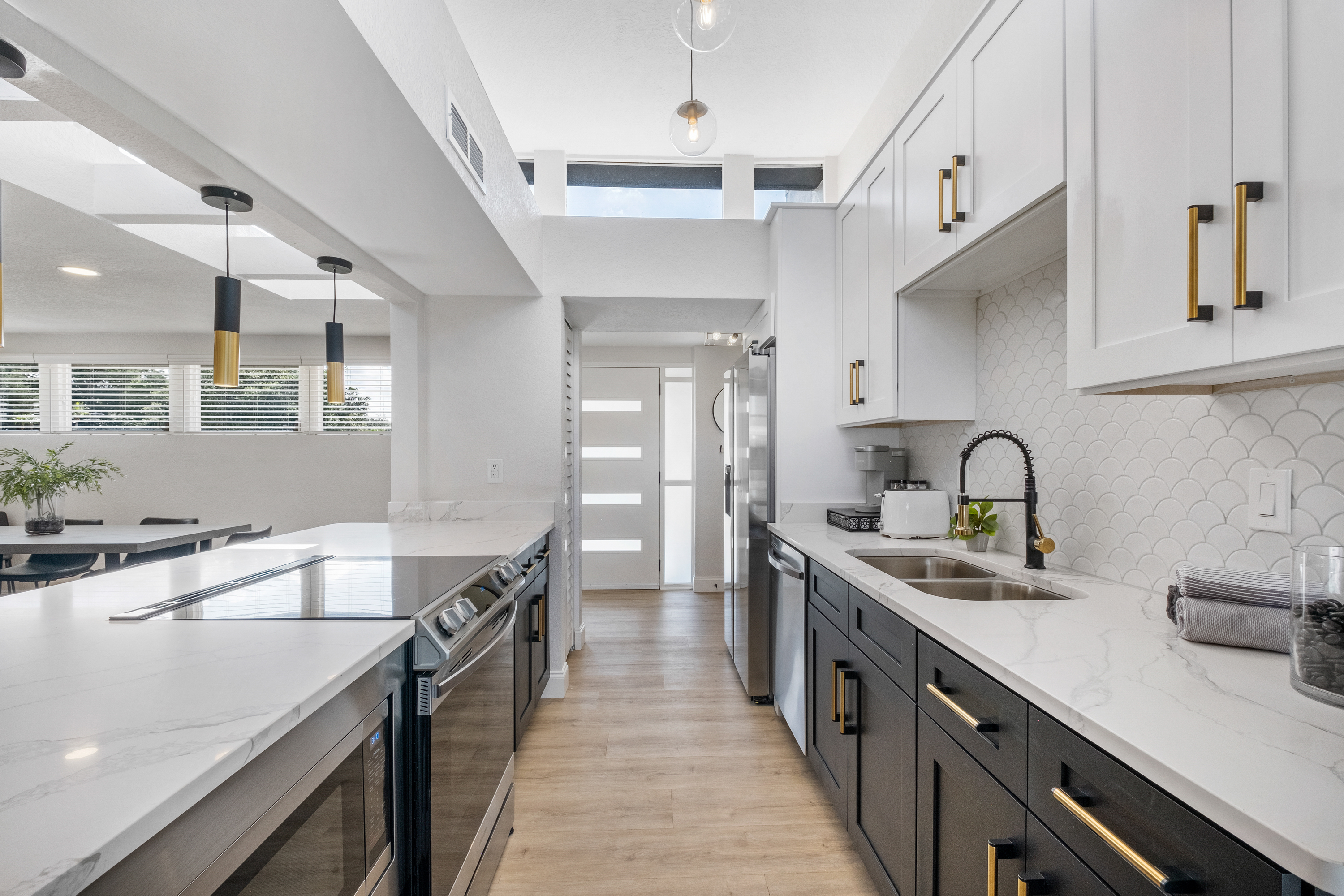 With all the windows, you won't need any lights in daytime