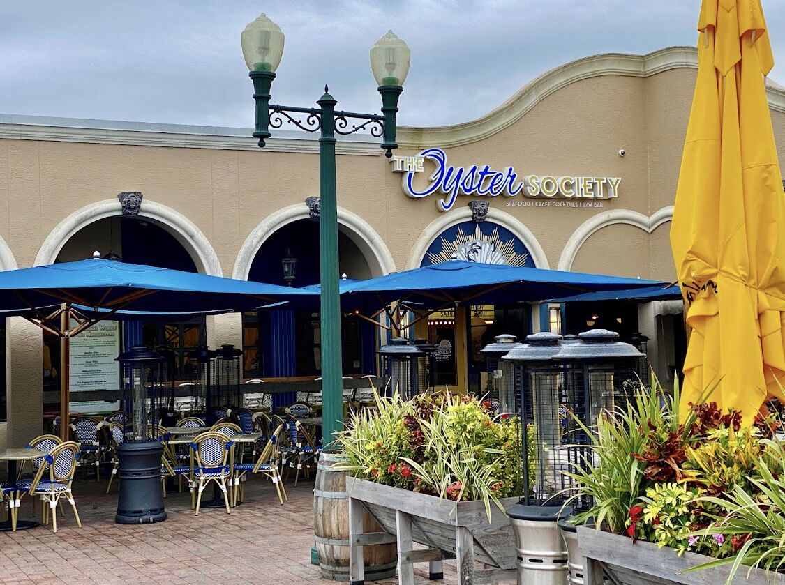 Only a 1/2 mile walk to the Marco Walk Plaza. Restaurants, movie theater & shops