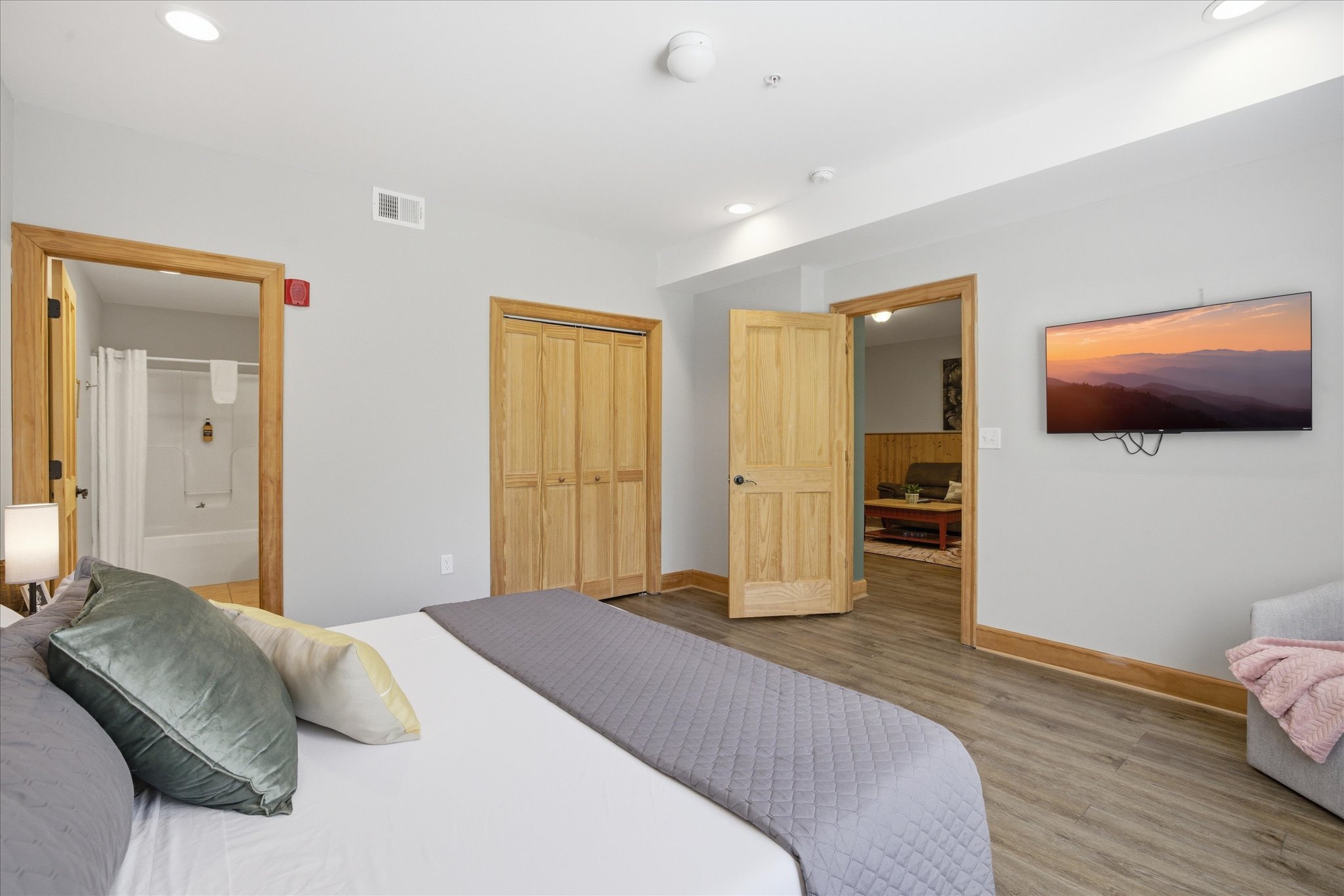 Stretch out and settle in—this king suite gives you the space to truly unwind, with a calm, elevated feel that invites you to turn on the TV and stay awhile.