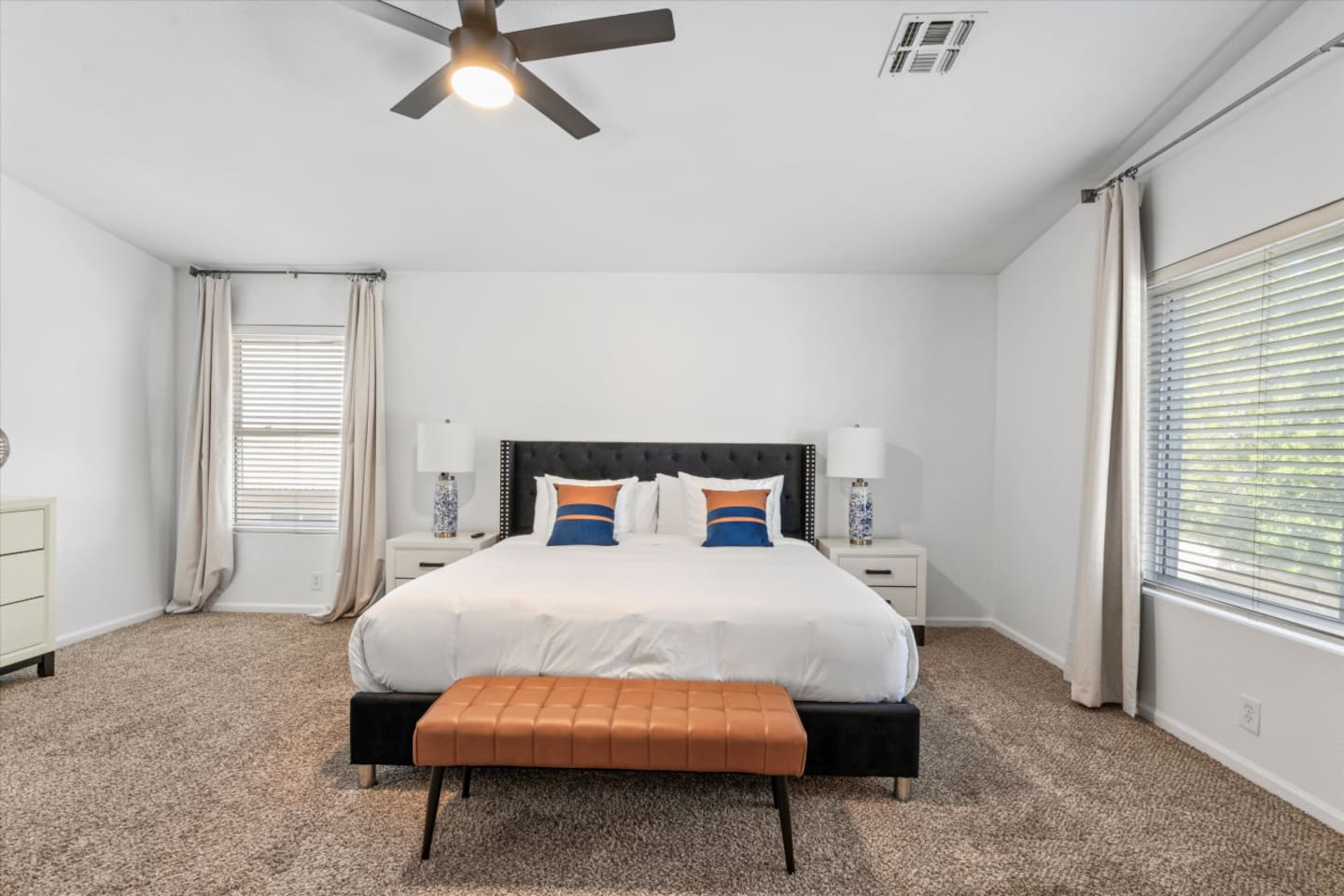 Master suite, king bed, (bedroom 4)