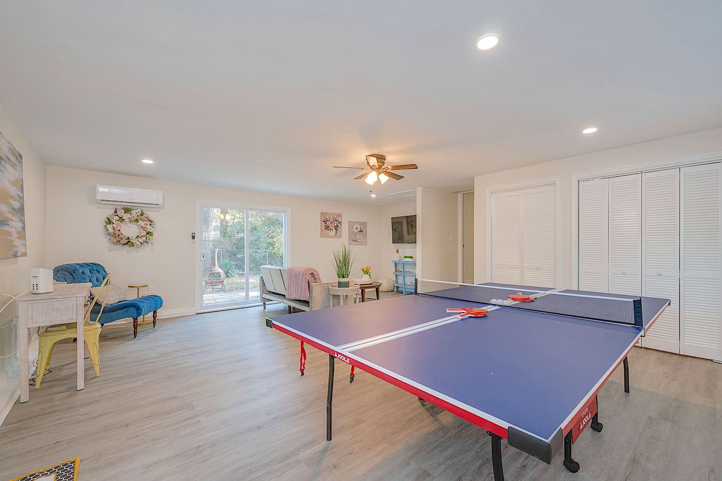 Perfect recreation room to unwind