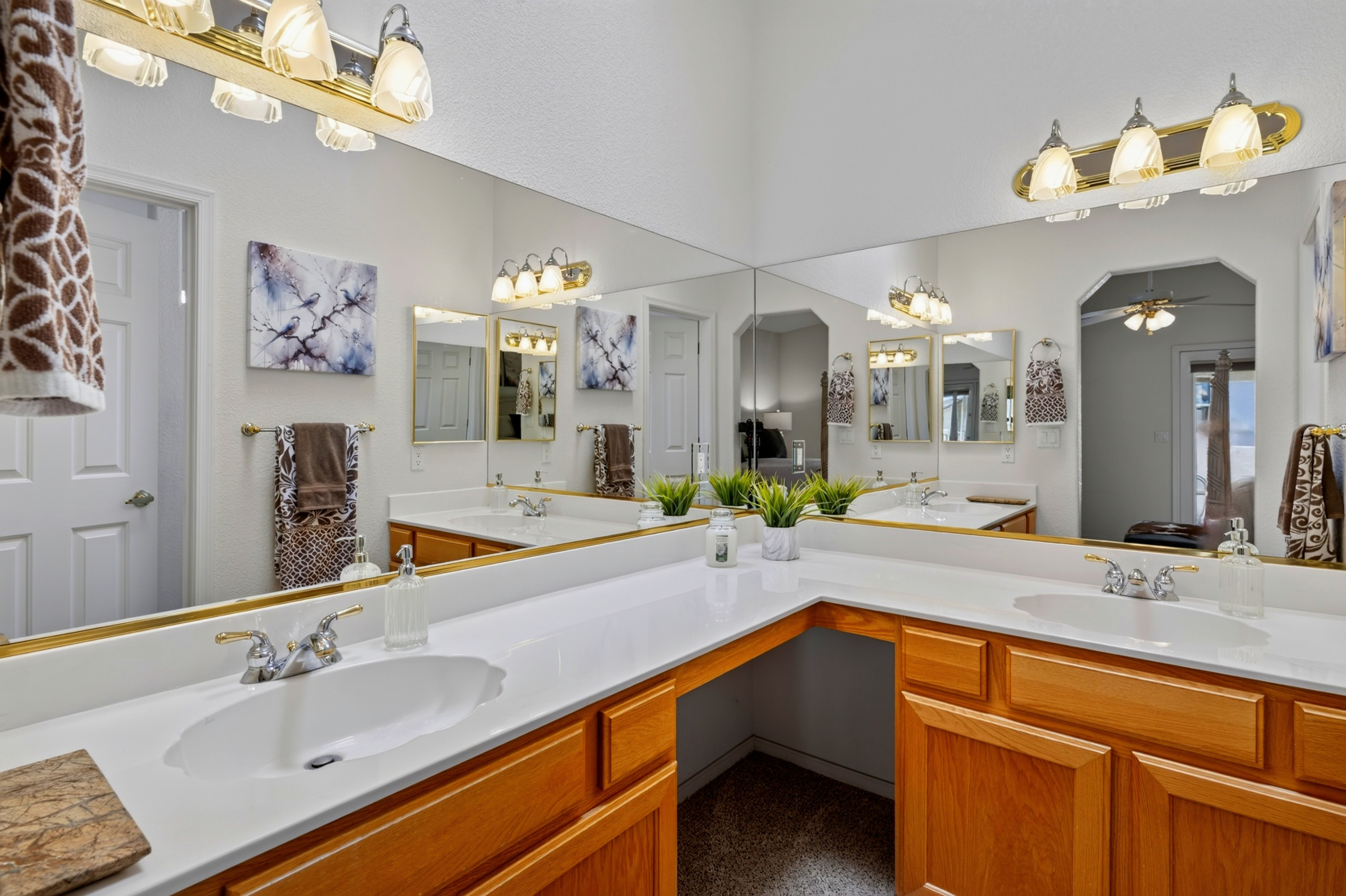 Master Bathroom Dual sinks